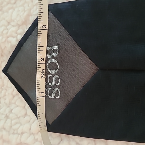 CLEARANCE /Make an offer! Hugo Boss Silk tie - Picture 5 of 5